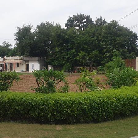 Maharaja Farms Hotel Gurgaon Eksteriør billede